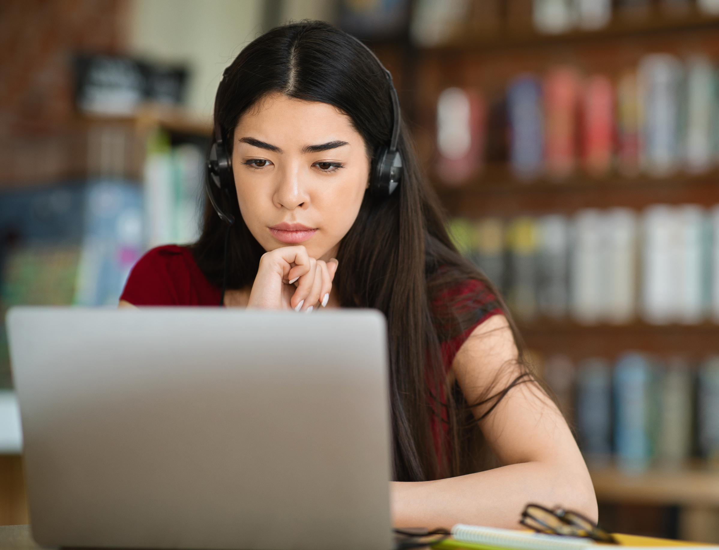 Person testet und zertifiziert Honest Focus Pulver